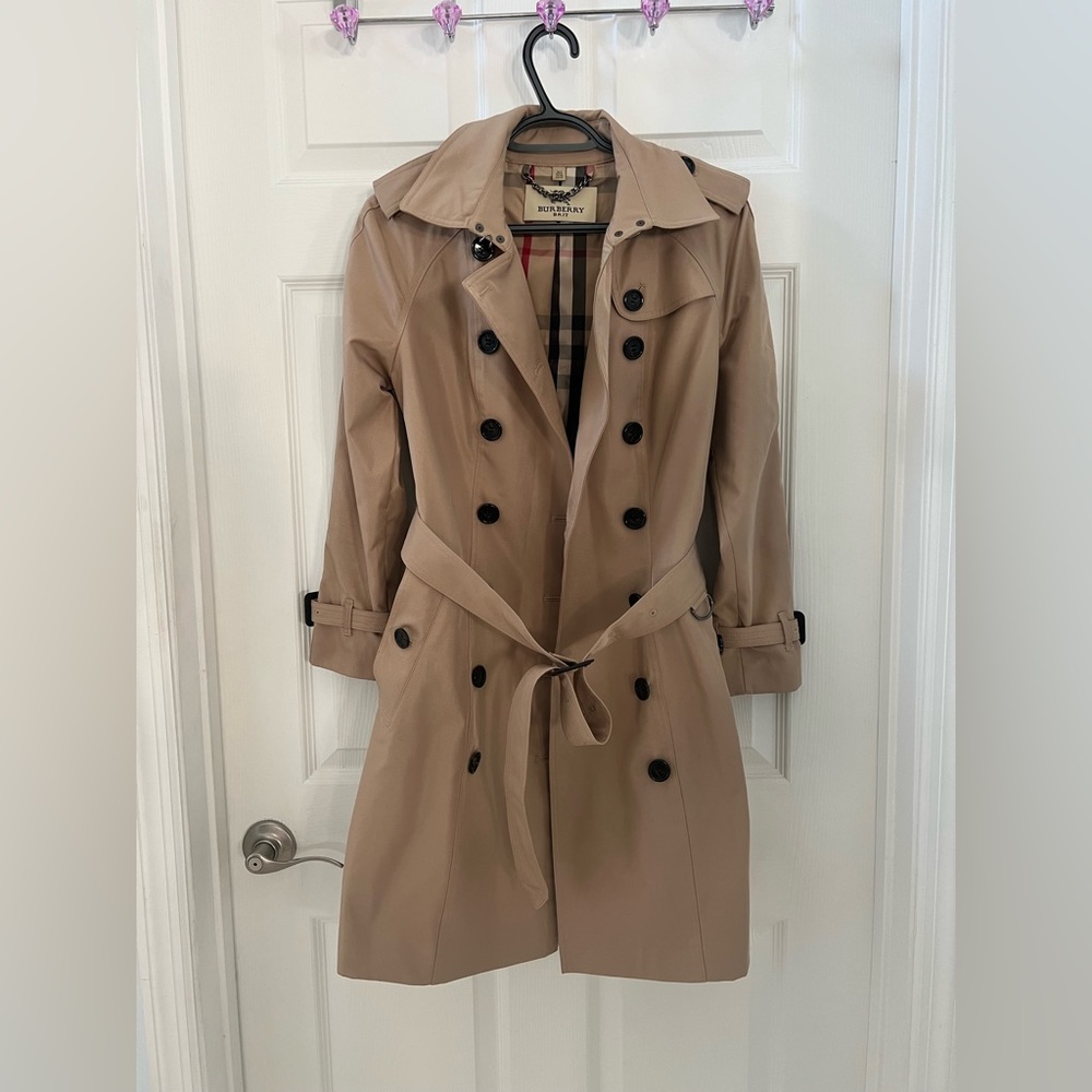 NWOT Trench coat Khaki sz 2
